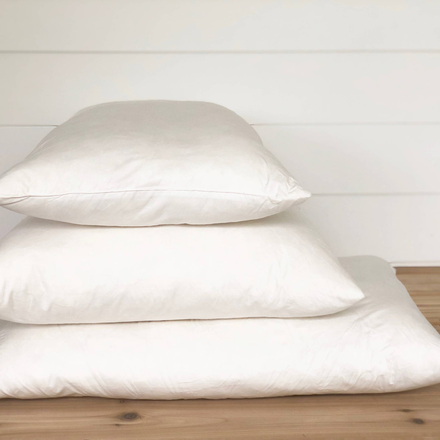 Down Alternative Pillow Inserts: 26" x 26"